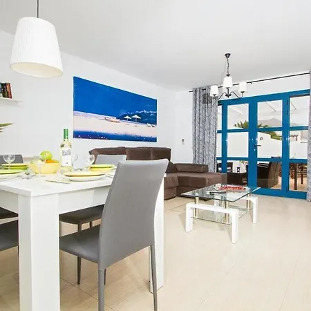 In Playa Blanca Sleeps 4 With Pool Air Con And Wifi Playa Blanca (Lanzarote)