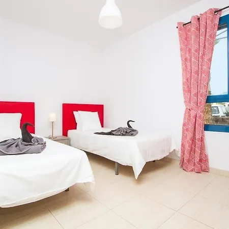 Villa In Playa Blanca Sleeps 4 With Pool Air Con And Wifi Playa Blanca (Lanzarote)